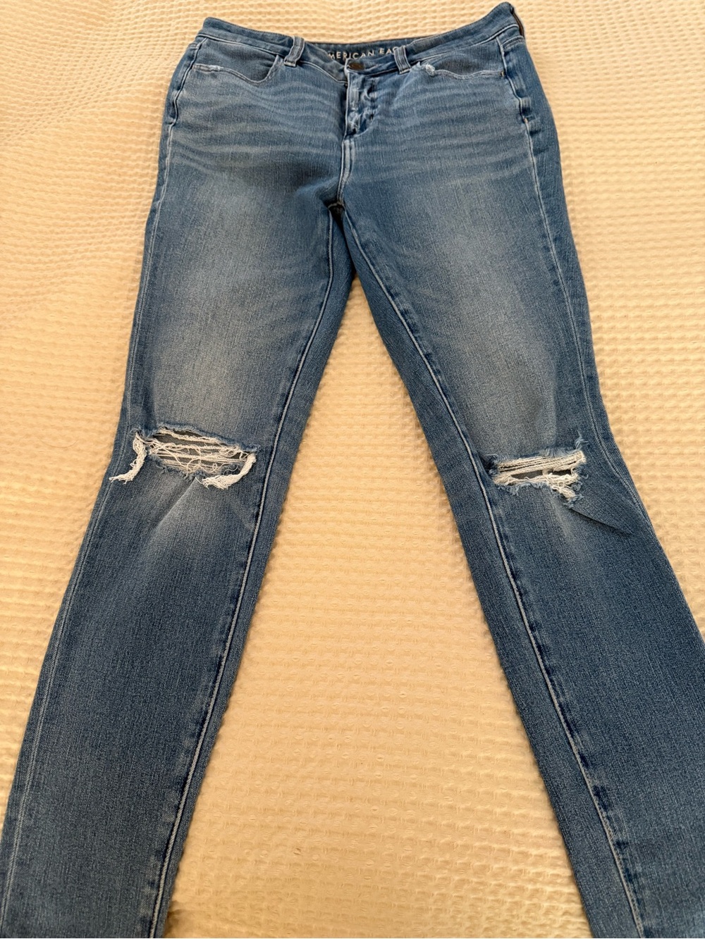 American Eagle Outfitters Medium Blue Ripped Dream Jeans